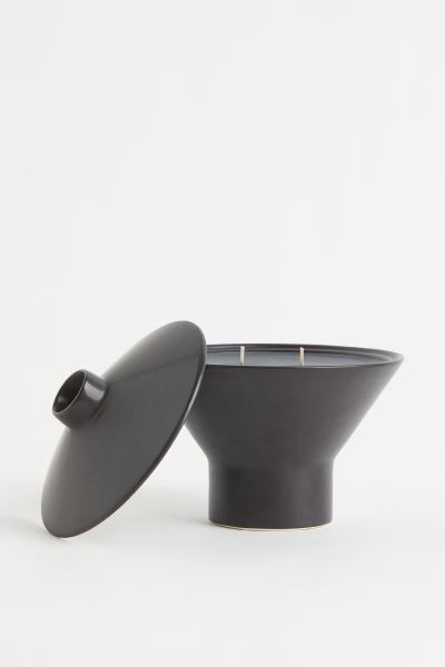 Lidded scented candle | H&M (UK, MY, IN, SG, PH, TW, HK)
