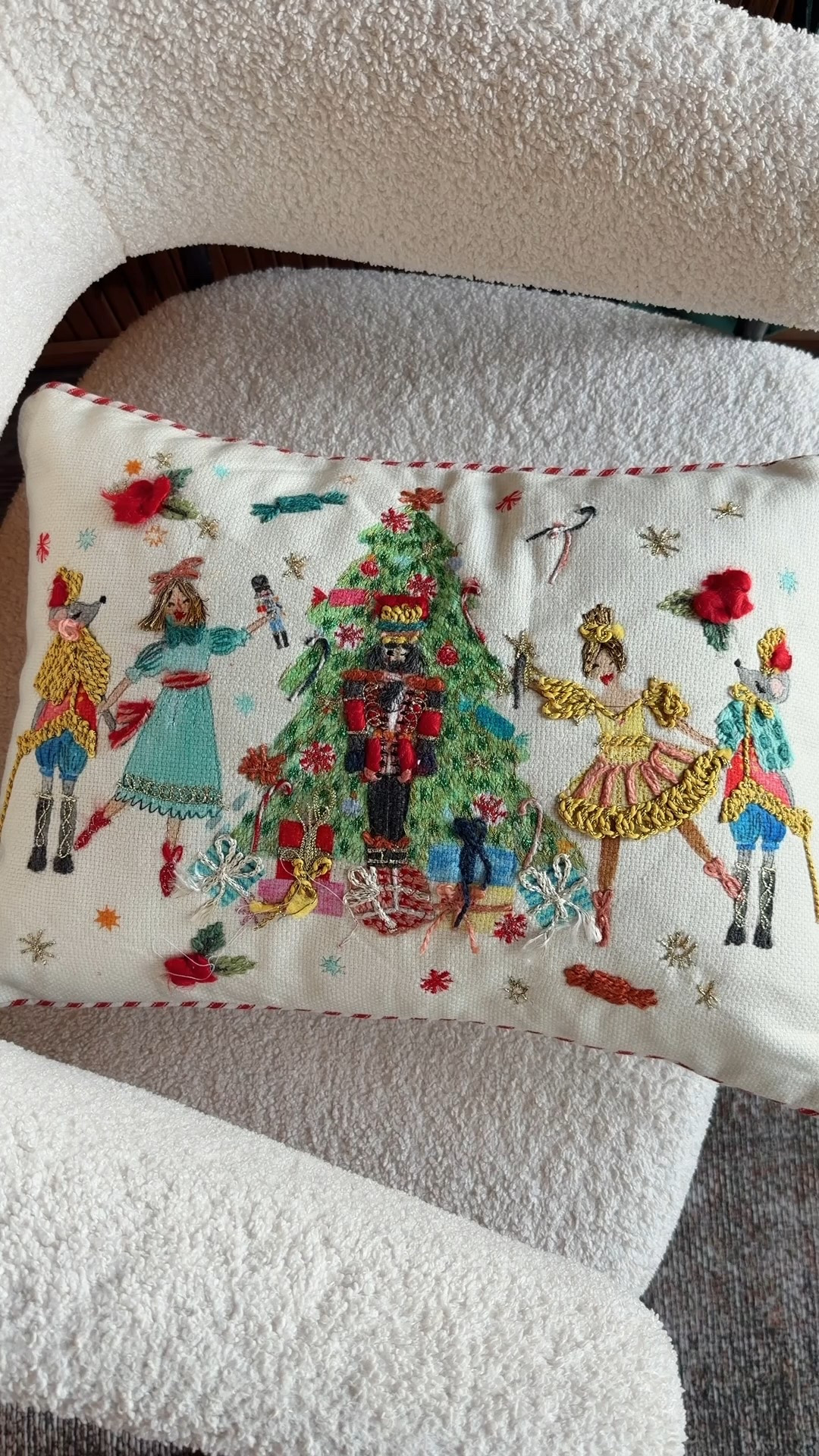 obsessed with my nutcracker pillow 😭🤍✨🩰🎄

#LTKHome #LTKGiftGuide #LTKHoliday