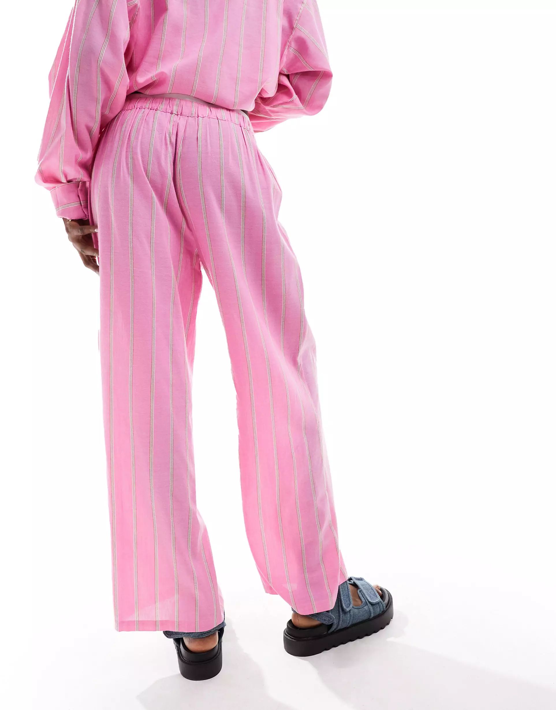 COLLUSION - Strandbroek met rechte pijpen van linnen in roze met strepen | ASOS | ASOS (Global)