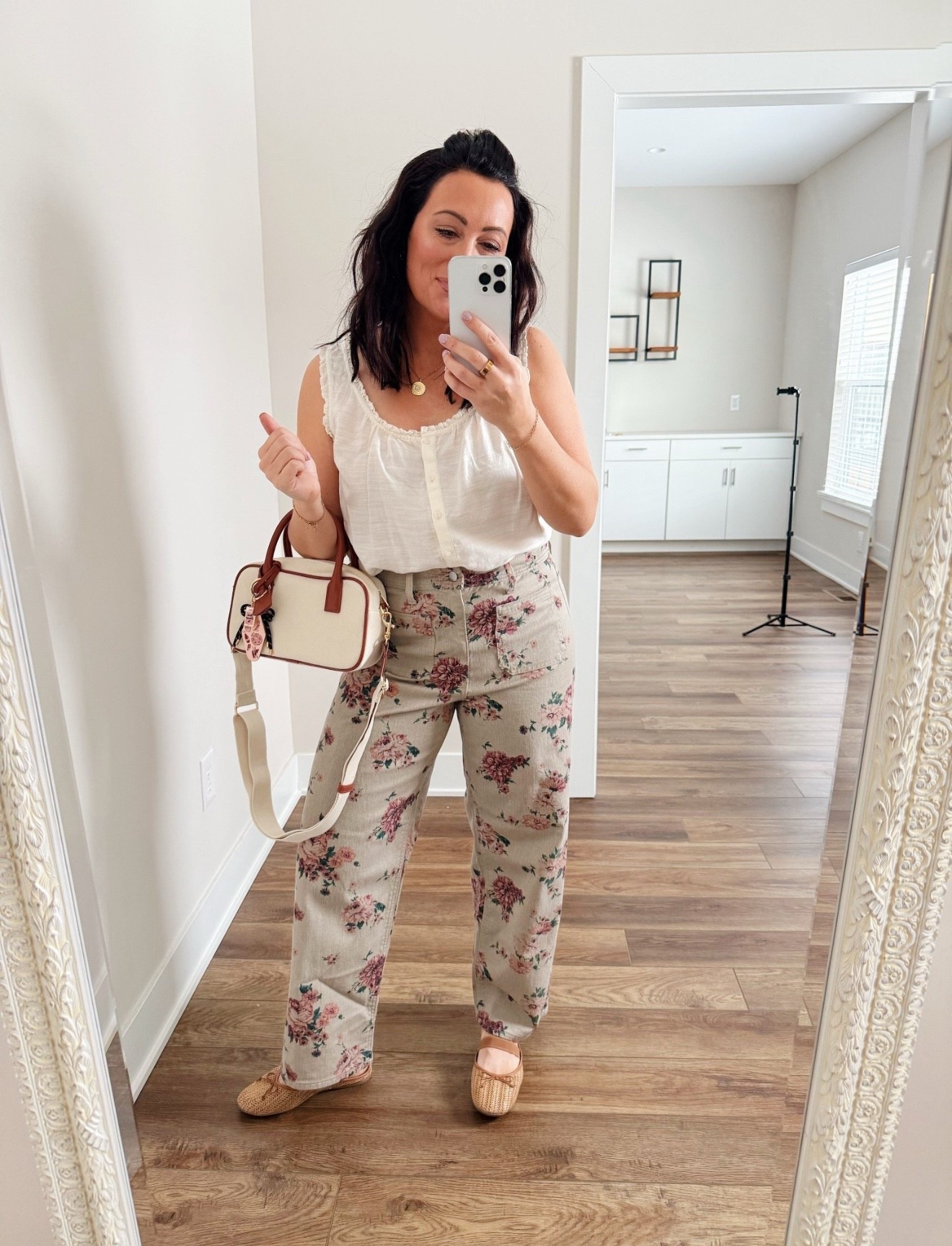 
• medium top - size down, runs big 
• size 8 floral denim - I sized up one - on sale! 
• shoes true to size 


#LTKMidsize #LTKootd #LTKPetite