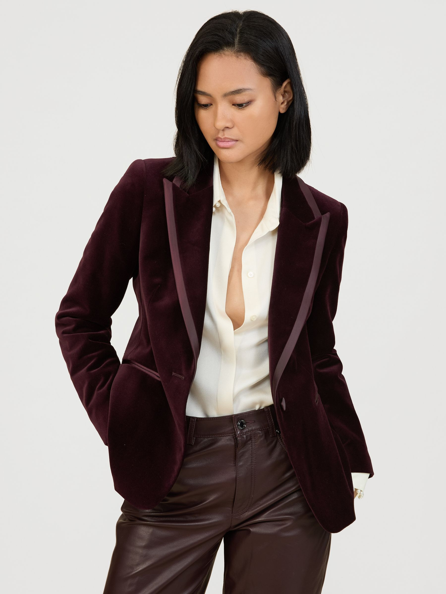 Velvet Single-Breasted Suit Blazer in Burgundy | Reiss DE