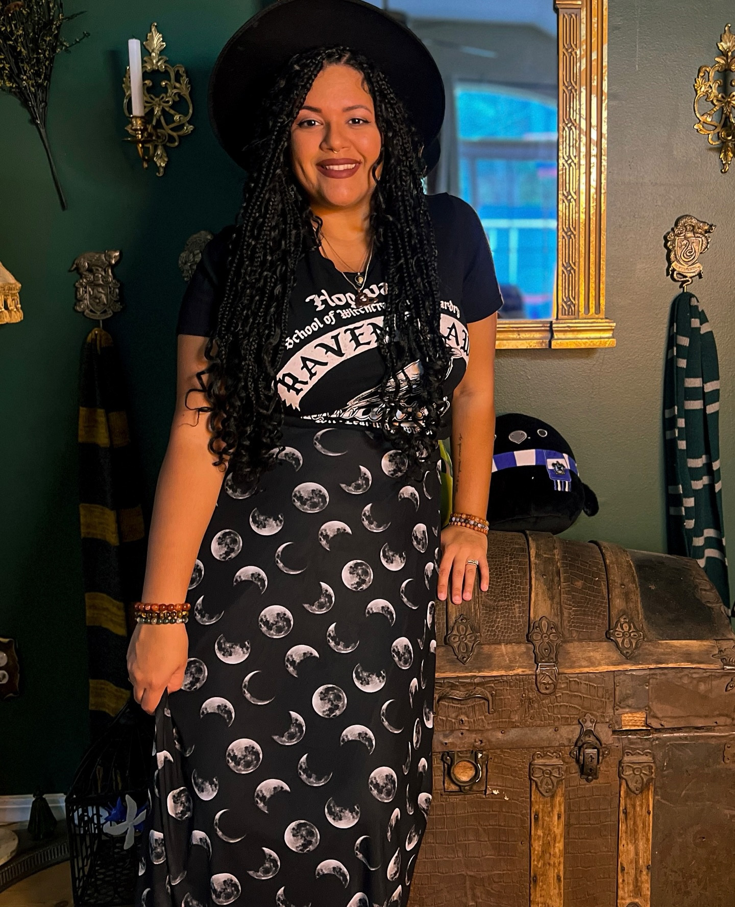 Just casually being a Ravenclaw one day and a Gryffindor the next. I love using pieces that easily represent different Hogwarts houses in a subtle way. You can get these 2 different skirts from @hottopic The moon skirt is definitely my favorite, the fabric is such great quality and is super soft on the skin. 
.
.
.
#sponsoredbyHT #HTFxJuneMustHaves #ravenclawaesthetic #gryffindoraesthetic #wizardingworldstyle #harrypotter