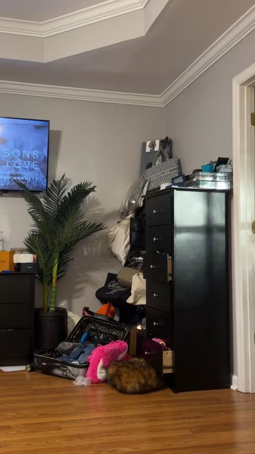 Sunday Funday 🖤

#LTKMidsize #LTKFindsUnder50 #LTKStyleTip