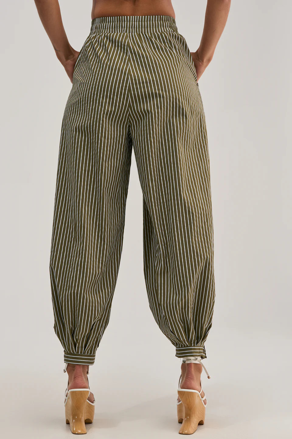COULD BE DIFF BALLOON PANT | AKIRA