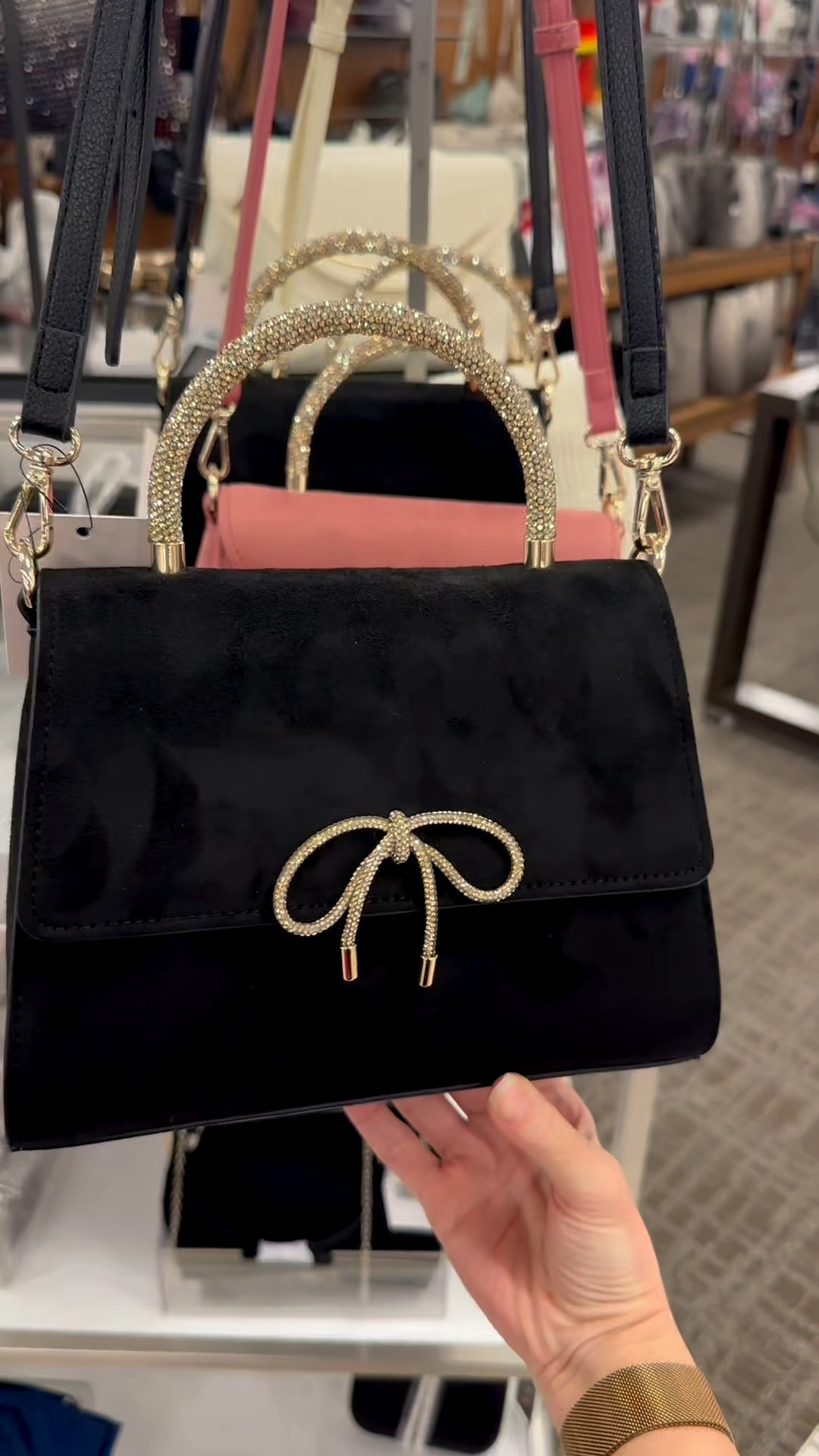 The bag that completes every holiday look ✨ Main character energy, but make it an accessory.
Your sign to upgrade your holiday fits. 💼🤍

Handbag is $30! 



#LTKHoliday #LTKGiftGuide #LTKgrwm