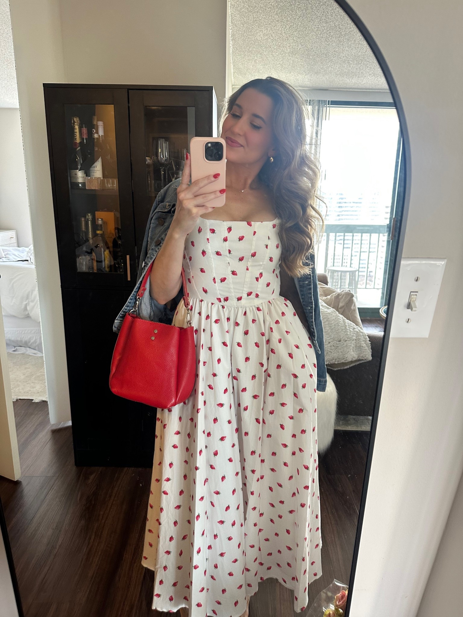 Obsessed with strawberry details lately ♥️🍓 #LTK #derbyday #summerdresses #chicago #bloomies

#LTKSeasonal