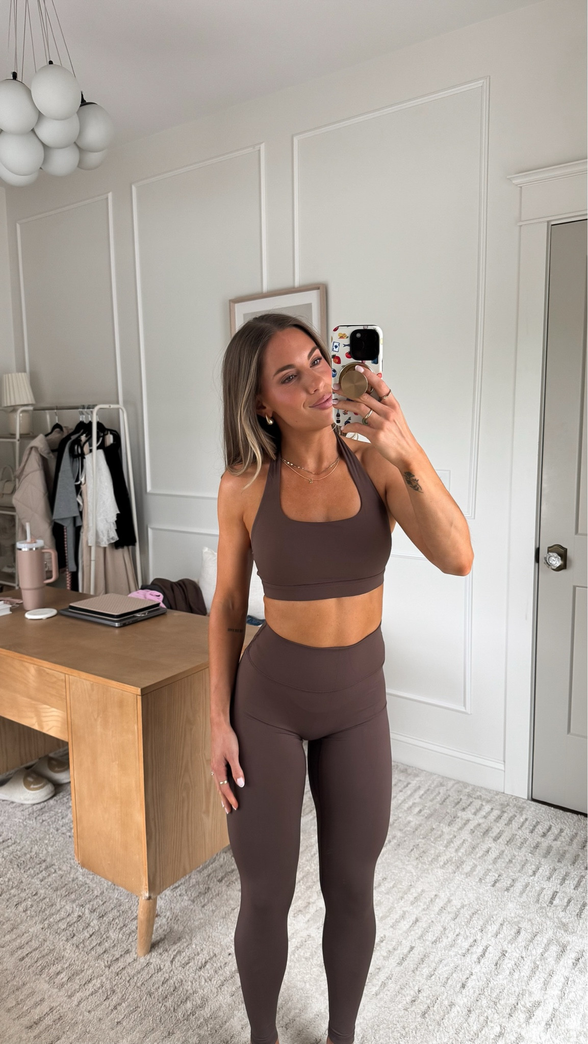 this workout set smoothes and feels so soft ✨☺️

it comes in multiple colors + I’m wearing an XS!! 

#LTKTravel #LTKFindsUnder50 #LTKActive