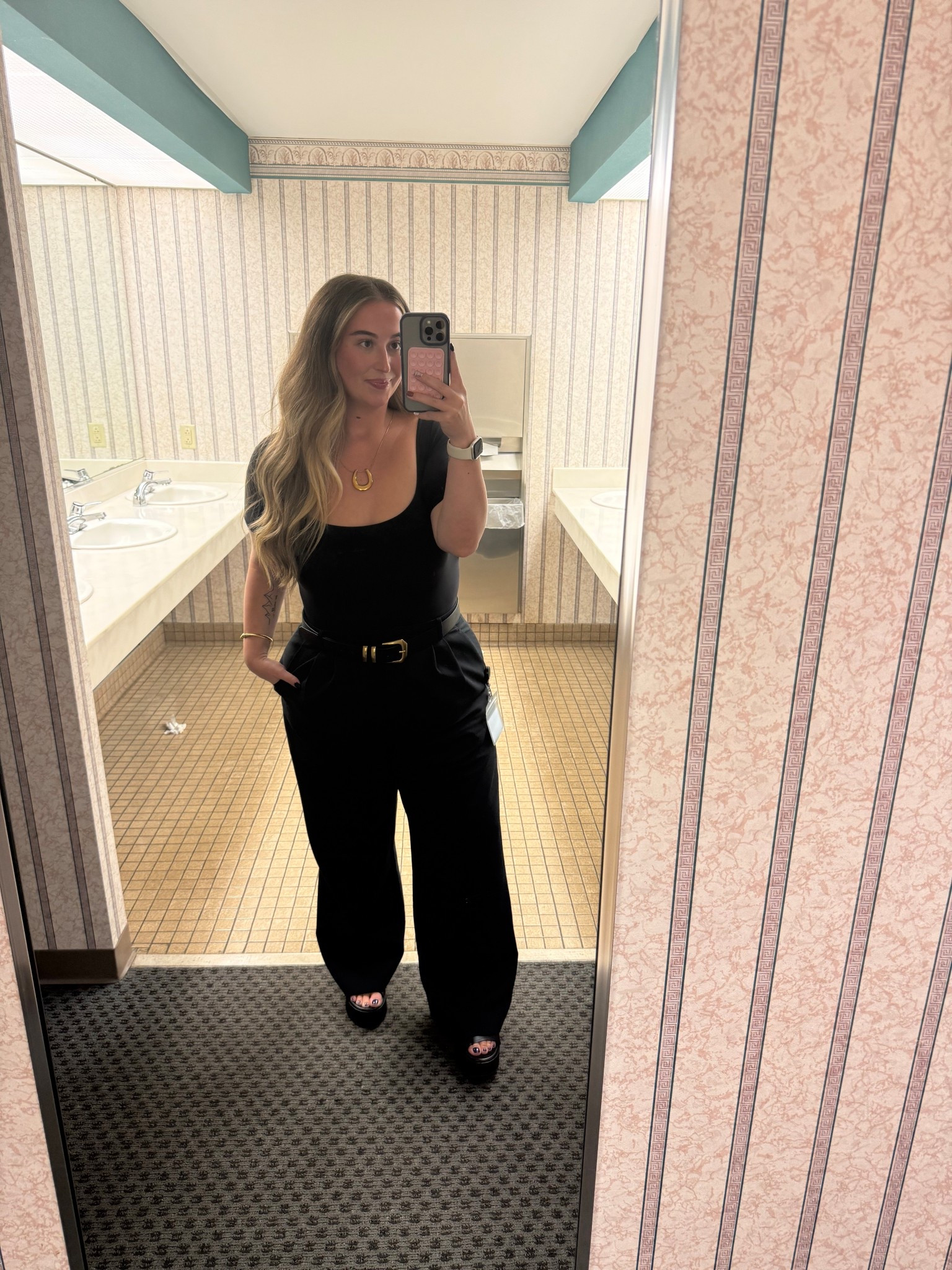 there’s nothing better than a sleek all black outfit for the office! 

#LTKWorkwear #LTKPlusSize #LTKFindsUnder100