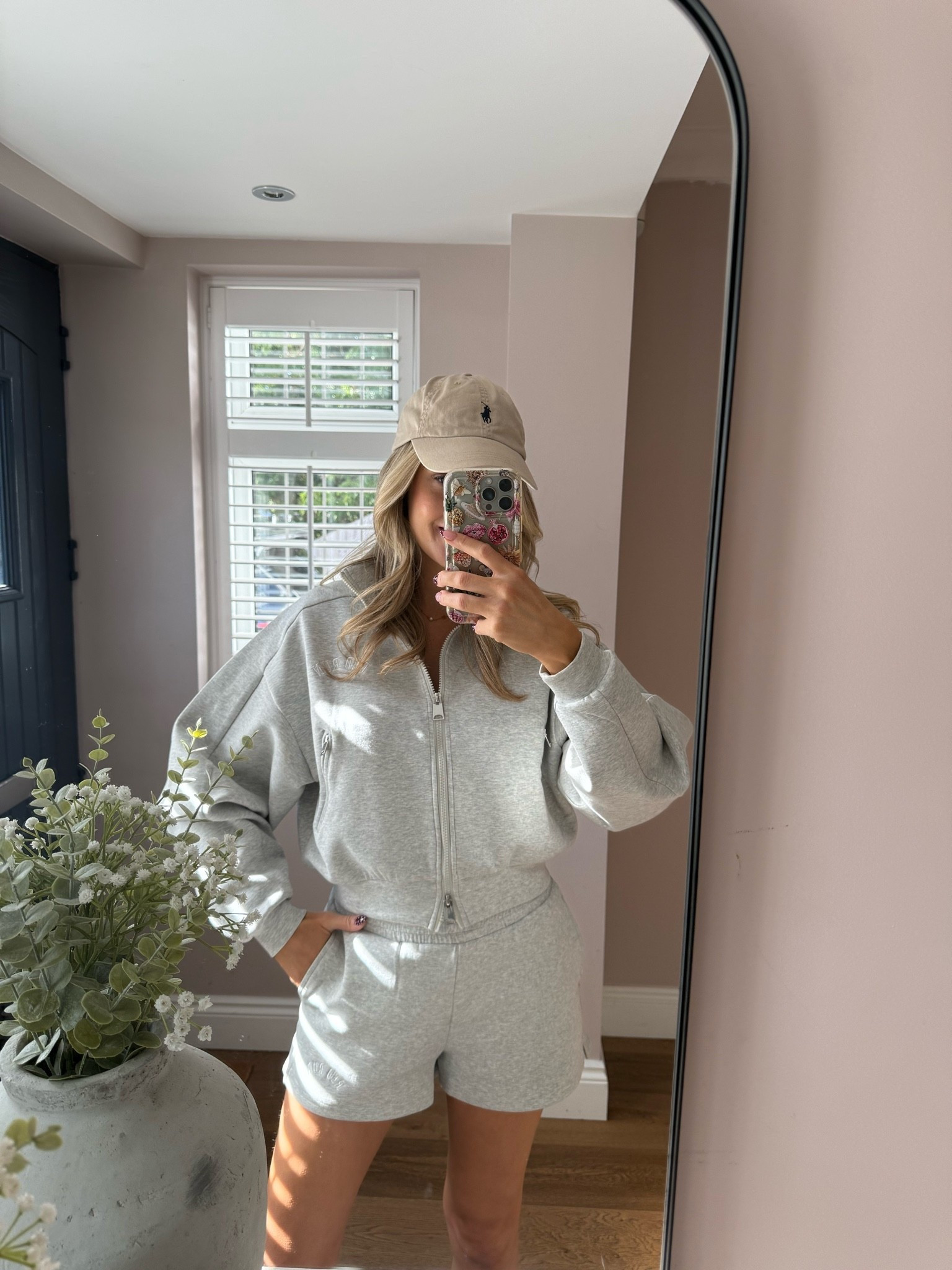 Today’s OOTD such a nice sweatshirt sorts set and perfect for this weather. Wore it with new balance 530 x

#LTKuk #LTKautumn