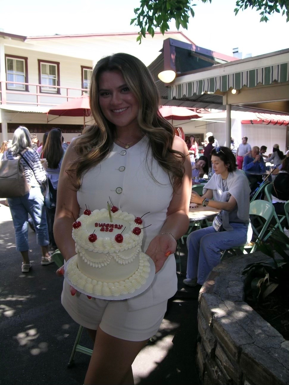 Birthday fit!! The bottoms have a matching top but I no longer see it available at Targett

#LTKFindsUnder50 #LTKMidsize #LTKootd