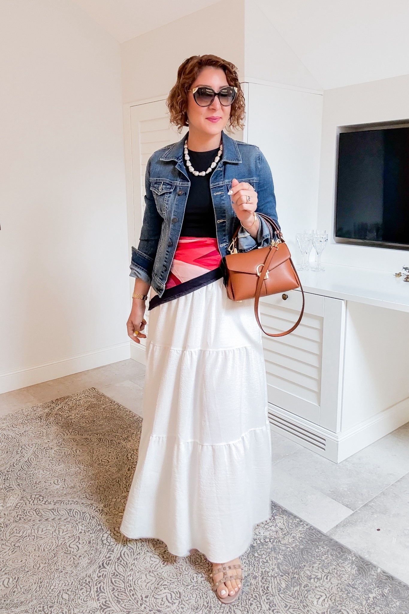 Travel look to take ferry from Hvar to Split. Skirt, top, handbag and necklace from Amazon