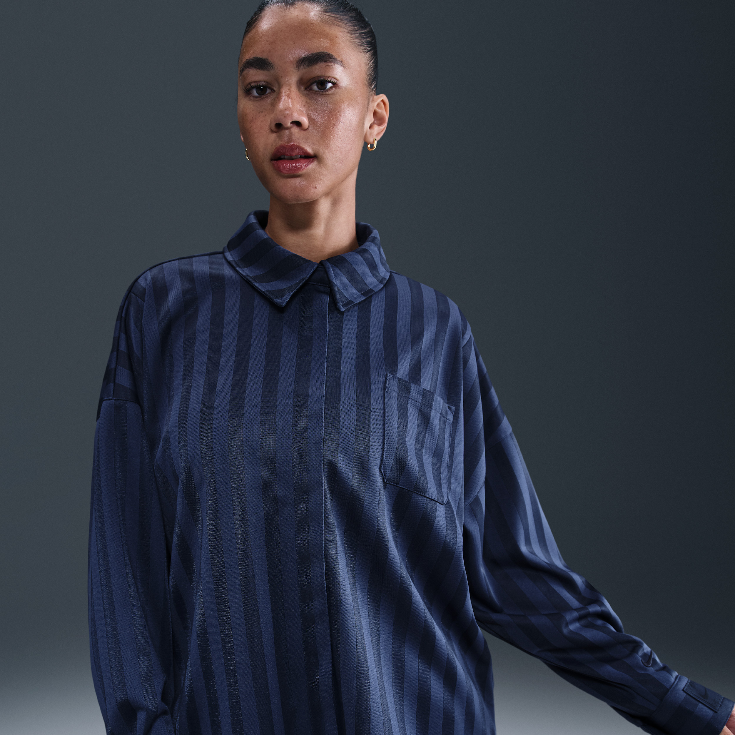 Women's Nike Sportswear Oversized Jacquard Striped Button-Down Shirt in Blue | HV1956-410 | Nike (US)