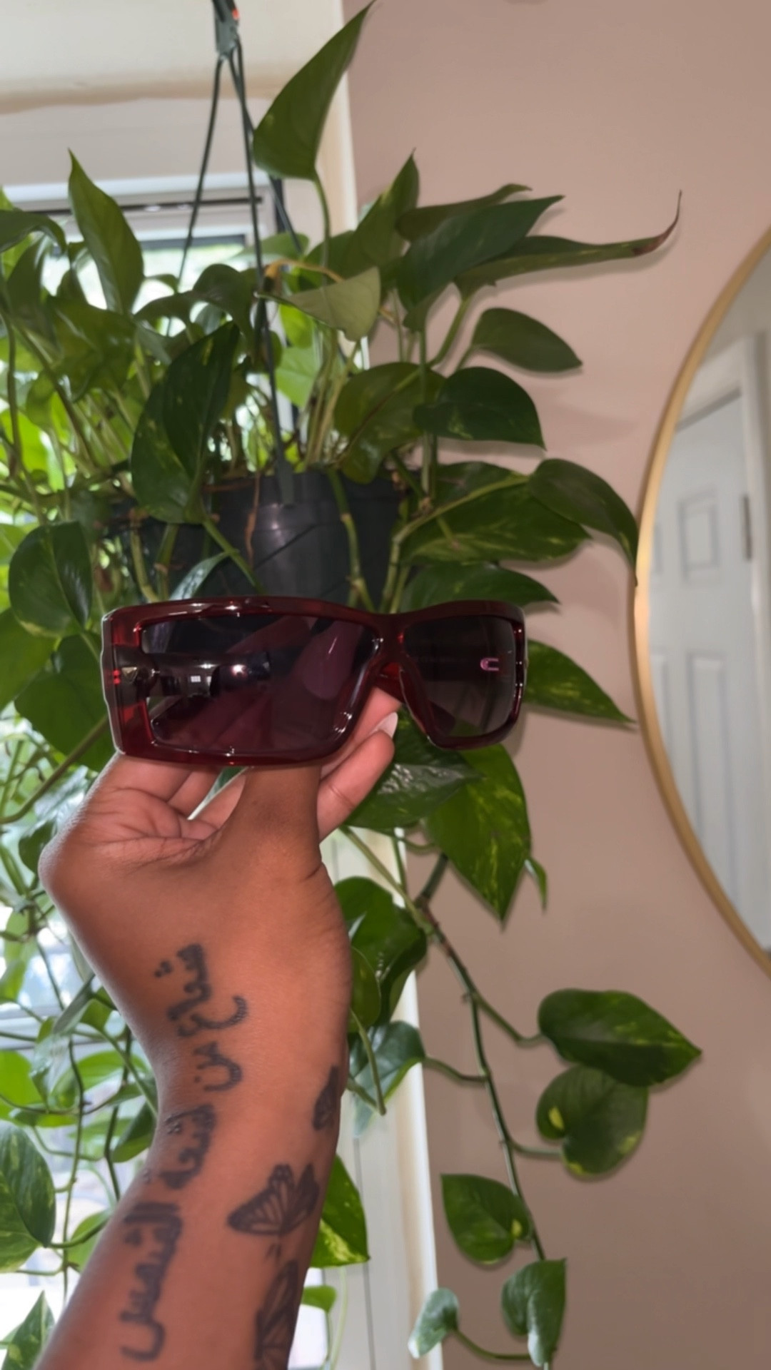 Sunglasses 

#LTKVideo #LTKSaleAlert #LTKBeauty