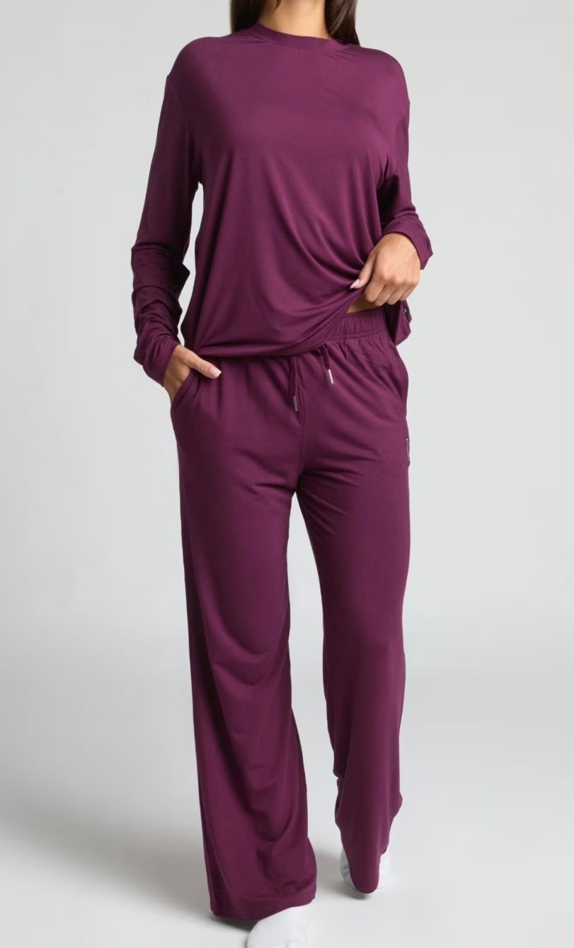 The most comfortable matching set 
#cloud #cmfort


#LTKdayinmylife #LTKmomlife #LTKootd