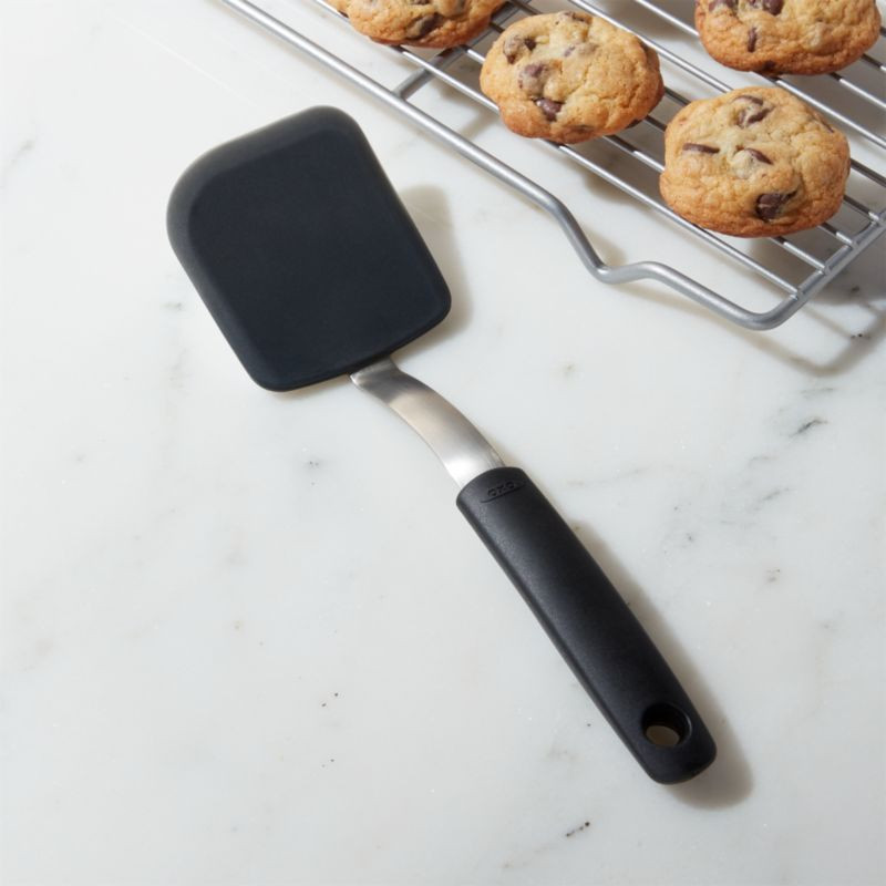 OXO Grey Cookie Spatula + Reviews | Crate & Barrel | Crate & Barrel