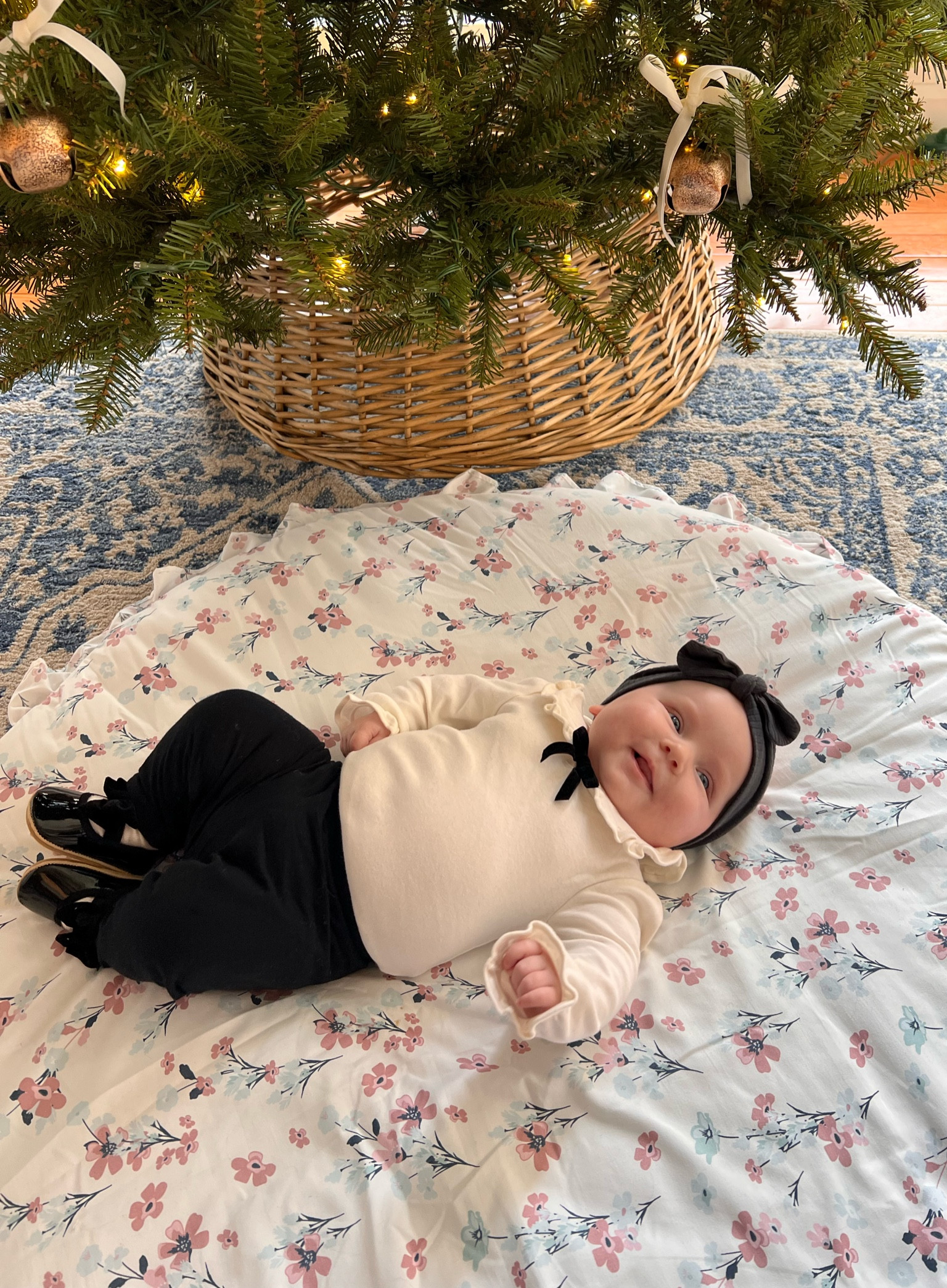 Baby girl Christmas outfit 

#LTKHoliday #LTKbaby