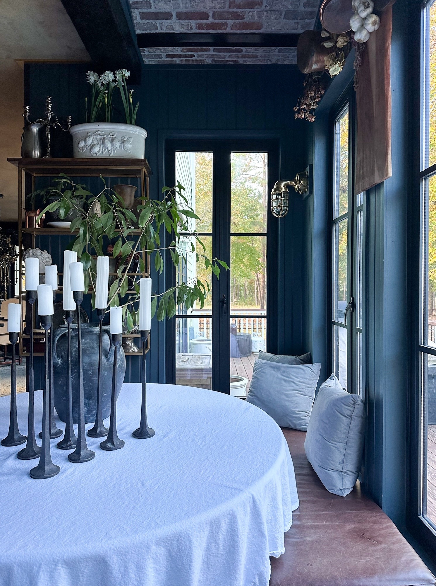 The perfect breakfast nook layered with old world charm. It’s the little details that truly make the space feel warm, collected, and meant to be lingered in. 

#BreakfastNook #OldWorldCharm #TimelessInteriors #CozySpaces #HomeDecor #InteriorStyling #DesignDetails #callsigndesign
