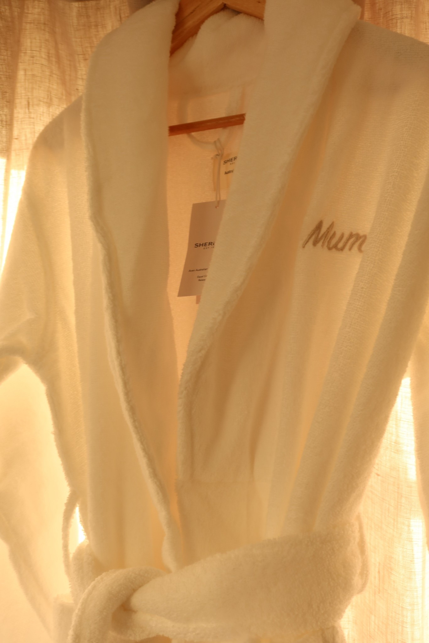 Bury me in this robe 