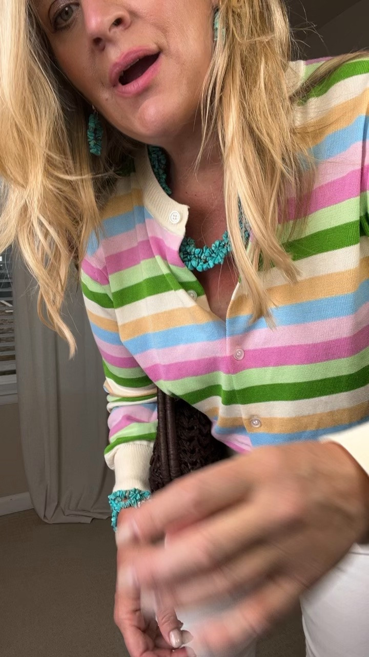 ✨Tap the bell, save and ❤️ for over 40 fashion, midlife style, midsize fashion and luxury looks for less. 

I don't recognize myself anymore...
I lost all my confidence for several
Years.

My arms felt too flabby. My belly felt too big. And nothing seemed flattering anymore.

For the longest time, I thought my body was the problem.
It wasn't.

Nobody taught us that some clothes lift the eye, some skim the body, and some create balance. 👑

The goal isn't to shrink yourself.
The goal is to understand what works.

💕 If you've ever felt this way, you're not alone.

Comment "RELIEF" and I'll send some of my favorite belly-friendly pieces.

👑 Helping you look good, feel good. — Lindsey Denver

Check back daily for belly-friendly style, confidence, and Outfit Physics™.

#LTKOver40 #LTKMidsize #LTKPlusSize

Comment SHOP below to receive a DM with the link to this post on my LTK ⬇ https://liketk.it/6foLq

Comment SHOP below to receive a DM with the link to this post on my LTK ⬇ https://liketk.it/6foVE