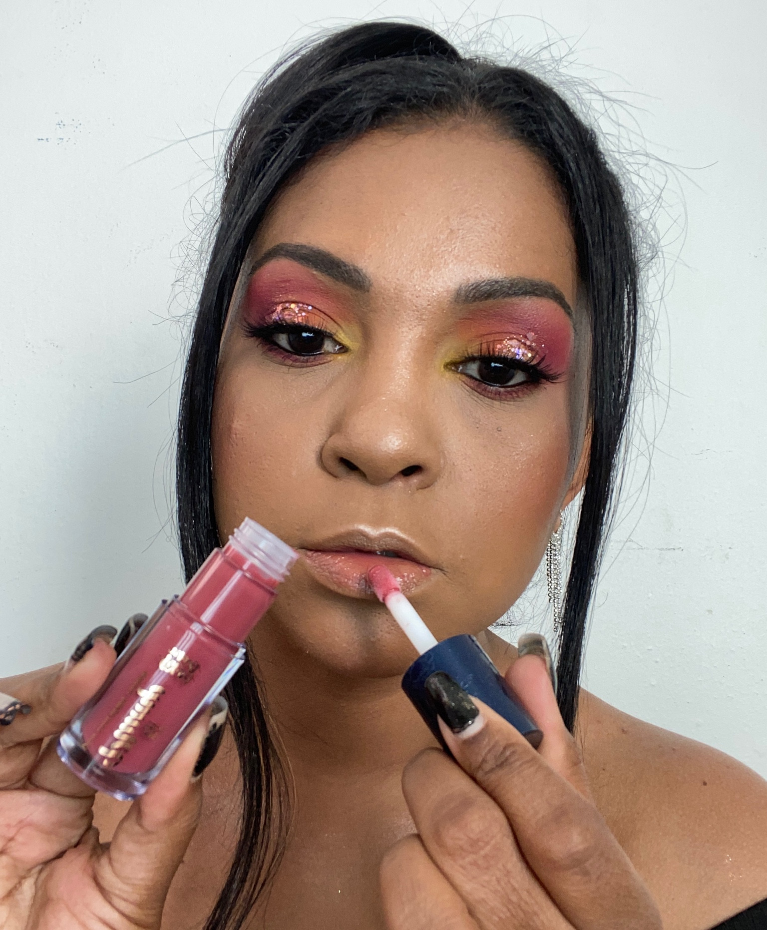 O BT Gloss é um gloss cremoso, confortável, com efeito laqueado. Pode ser usado sozinho ou por cima de outros batons.

Benefícios:
• Alta cobertura 
• Alta pigmentação 
•Textura Firme

Textura:
Textura firme e fácil de aplicar no contorno e em todo o lábio. 


#MesDasMaesLTK

#LTKhome #LTKbump
