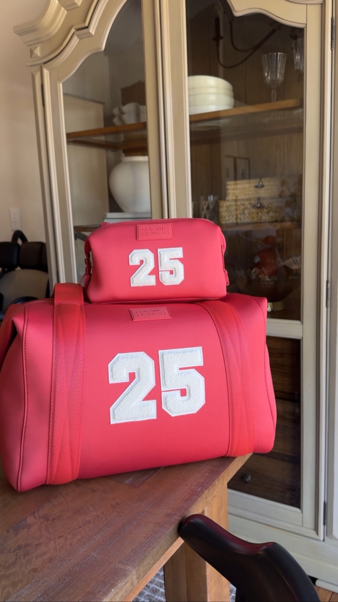 Limited addition Dagne Dover bag color is stunnnning! LL20 for 20% off :)


#LTKTravel #LTKOver40 #LTKSaleAlert