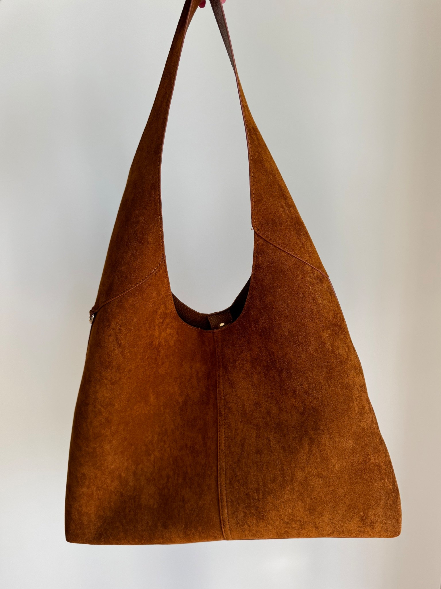 the perfect bag for fall & only 35! Available in three other colors too 🤍