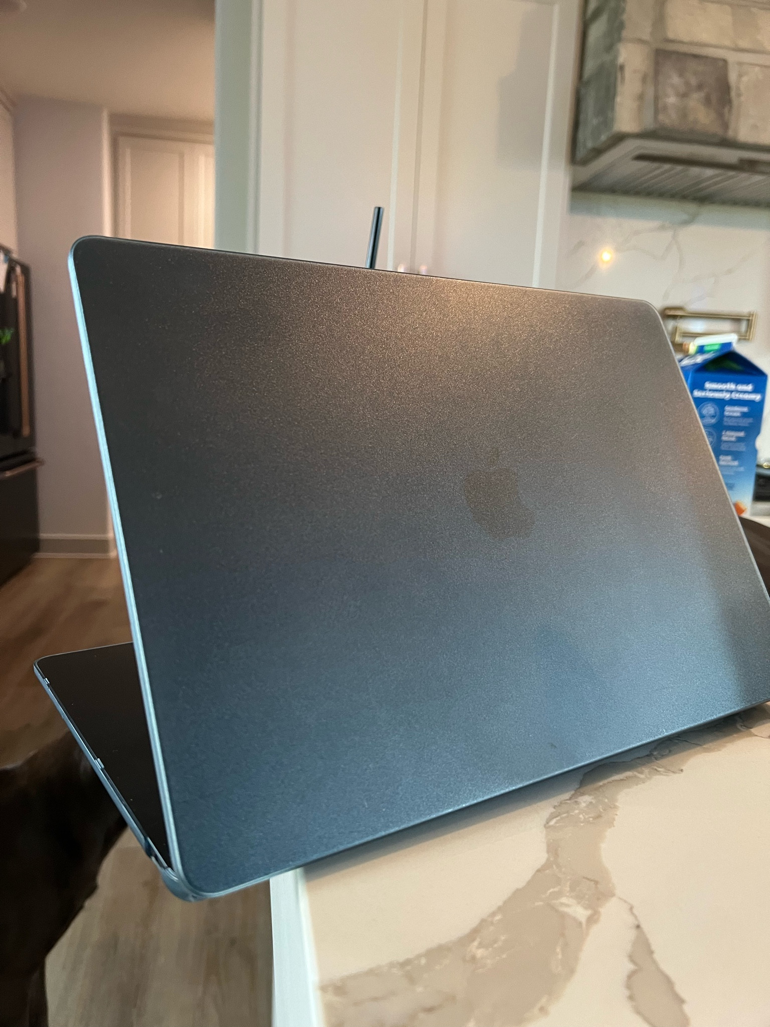This laptop protector is perfect for my clumsy self, I love that it’s sleek and doesn’t scratch!