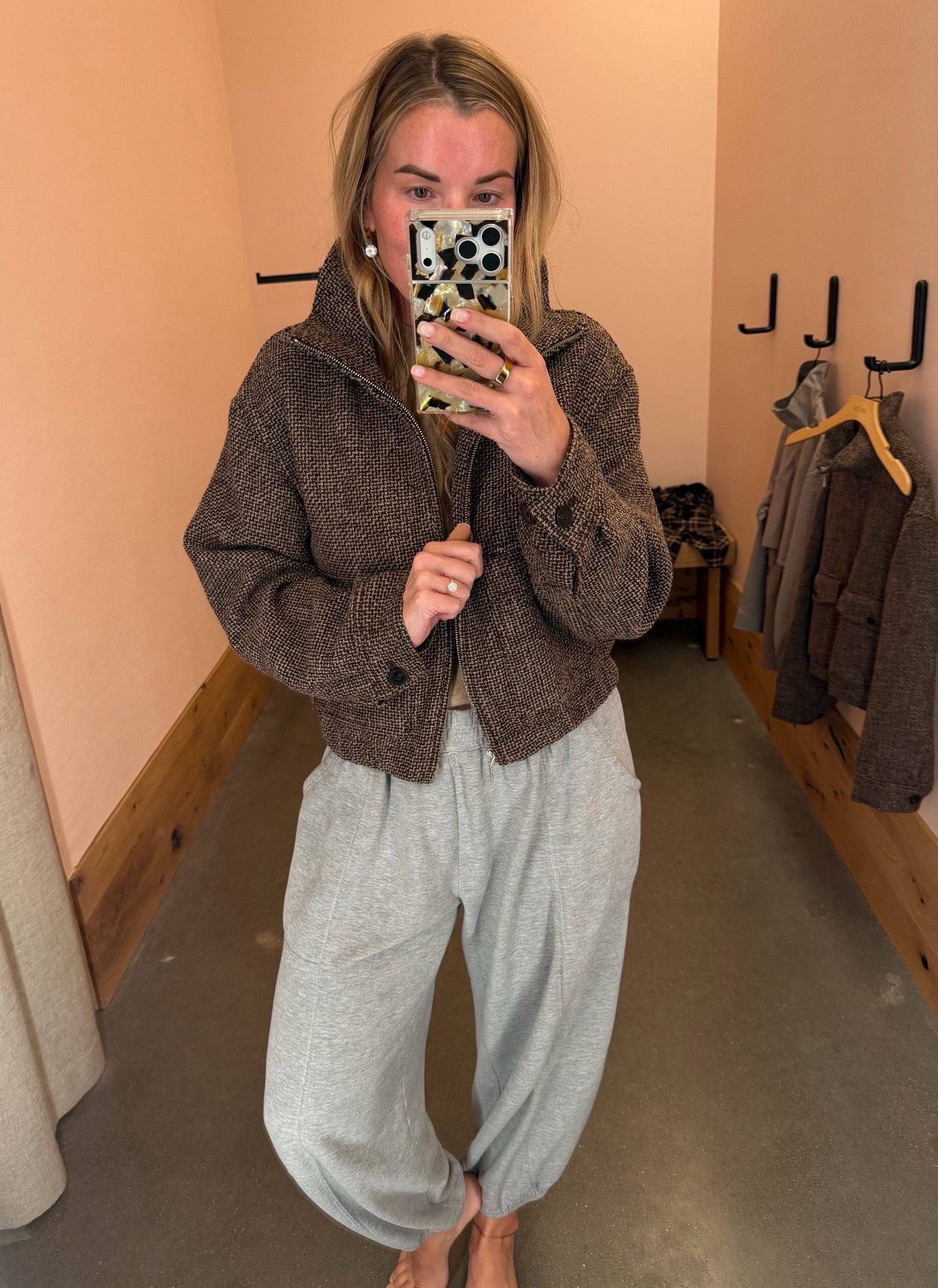 Okay excuse the fact that I look like a hot mess - I drove 6 hours today and so comfort was key - but omg THIS JACKET!

#LTKootd