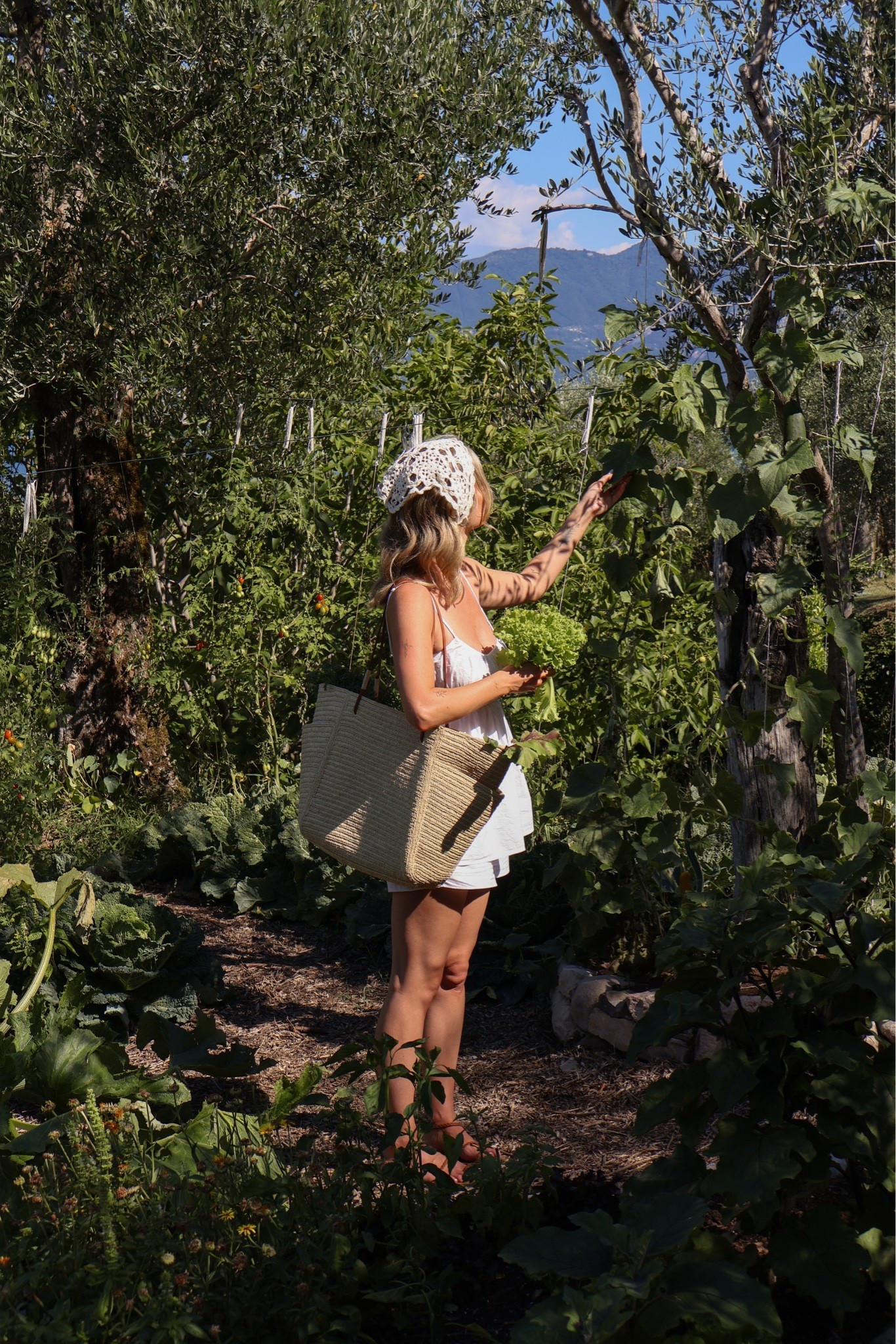 A morning in the garden 🤍

#LTKsummer #LTKtravel #LTKpetite