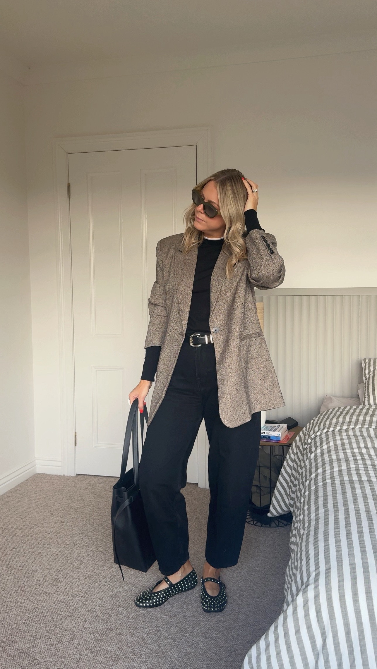 Monochromatic Mondays in barrel leg jeans and a fabulous oversized Dissh blazer. 

#LTKstyletip #LTKaustralia #LTKwinter