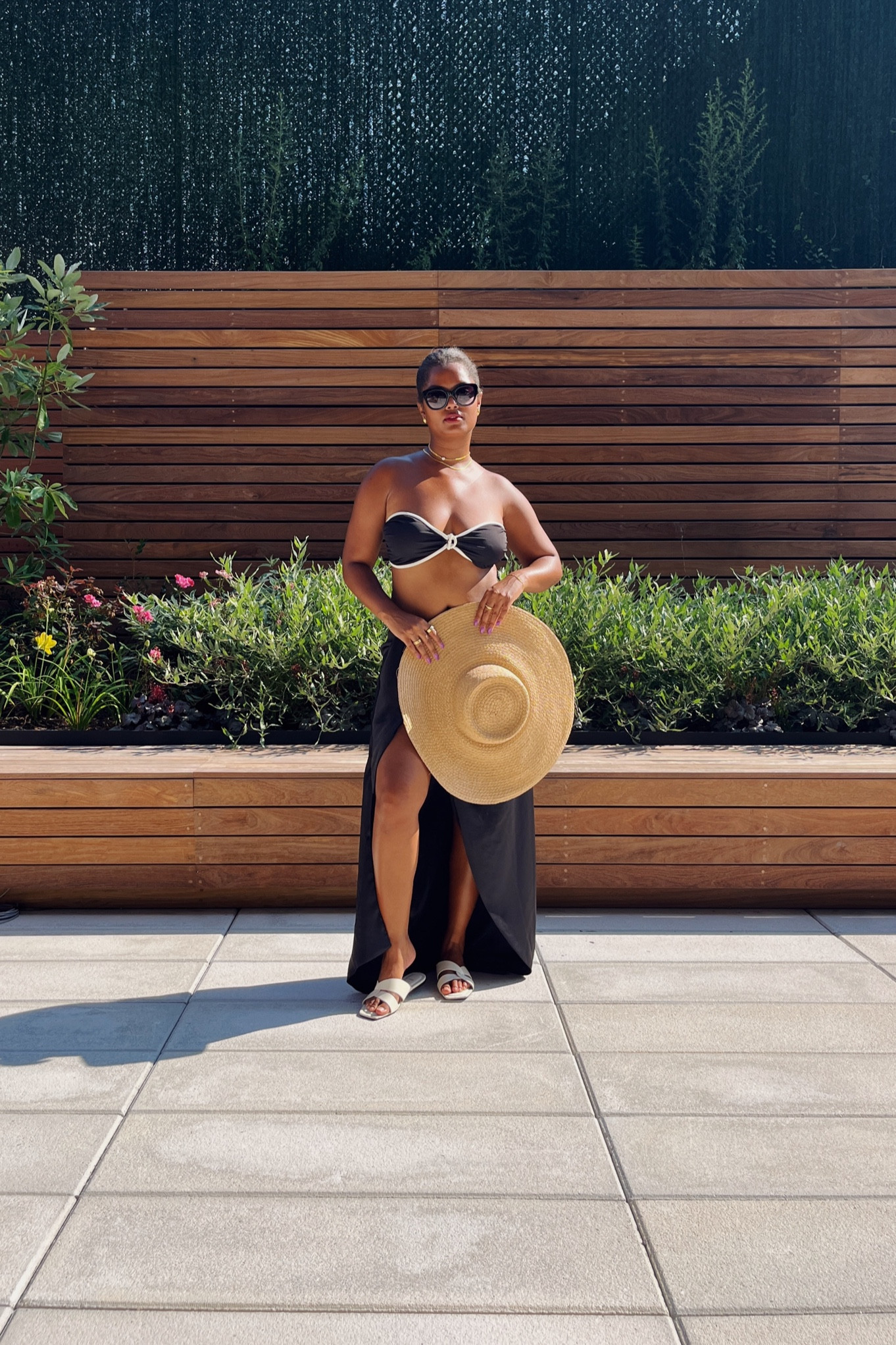 Chic summer beach vibes 🌴 
#swim #summer #vacationlook

#LTKswim #LTKcurves #LTKSeasonal