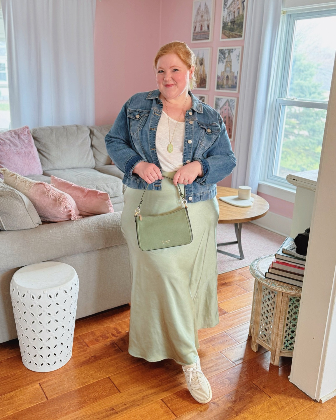 @shoparula has some super cute new things for spring, and I’ve been wanting to try the satin skirt trend in a pastel color. Since green seems to be my color of the season for spring, I decided to give this soft celery green a go. I love that the stretch waistband is covered by the fabric so you can’t see it. And the slight stretch to the fabric is also nice. It’s a different length and silhouette for me, but I am trying to explore some new trends this season. I’m wearing the 2X, and my measurements are 47-39-51.