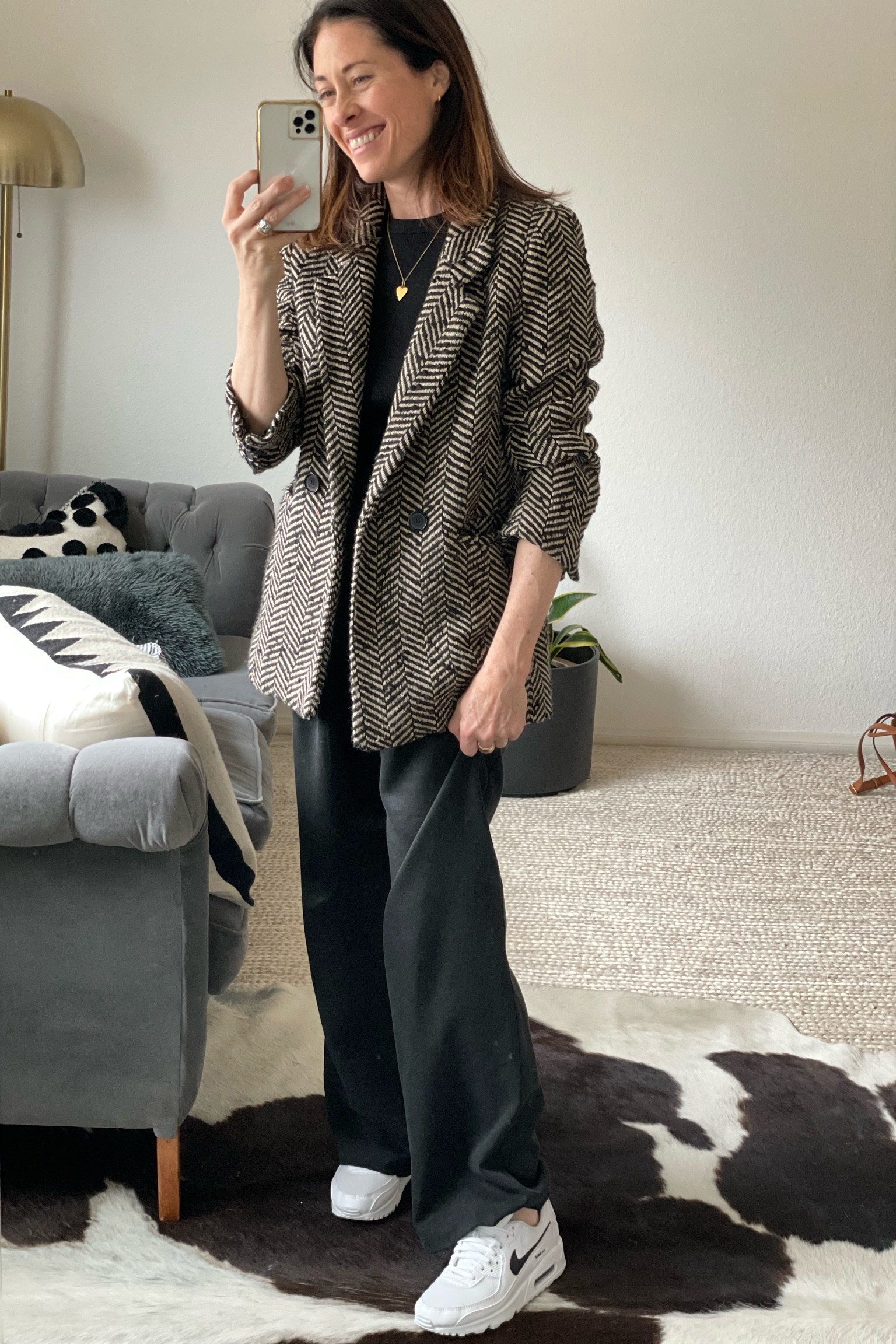 Nike air max 90’s 


#LTKstyletip #LTKsalealert #LTKshoecrush