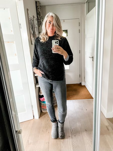 Home office day

Keeping cozy is a black fluffy glitter sweater over a black and white striped shirt paired with comfortable stretch shaping skinny jeans in grey and grey Ugg boots. 

Sweater tts
Shirt tts
Jeans 30” (tts)
Uggs I sized one down 



#LTKeurope #LTKSeasonal #LTKstyletip