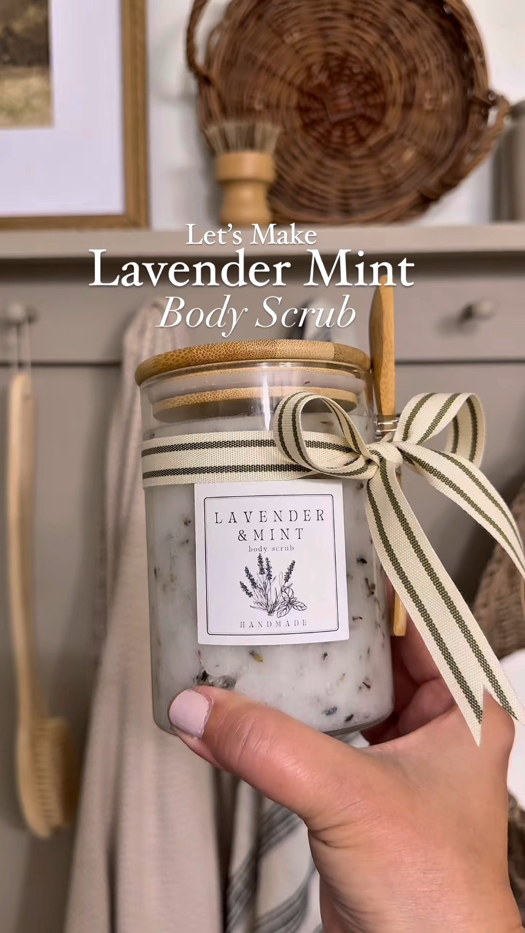 Let’s Make Lavender Mint Body Scrub 🪻 I’ve linked all the supplies for you here and you can head to my website for the recipe & free printable label 🤍 #mothersdaygift #diyskincare #diybodyscrub #handmadegifts 