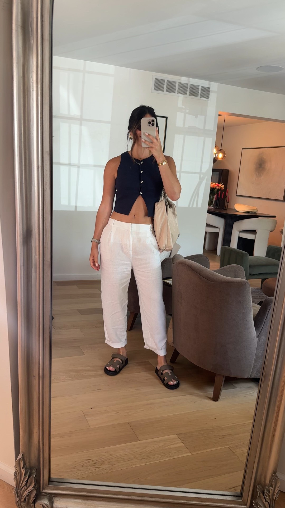 ootd 
These linen trousers are WOW! Hace size XS
Top is from last year. 