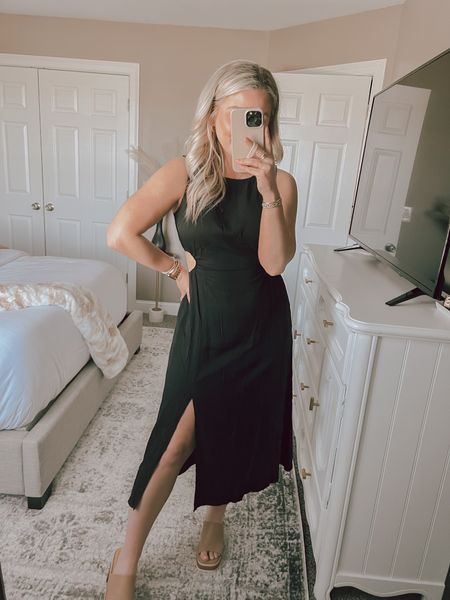 Such a cute dress that could be worn to so many things this spring and summer! 


Amazon / black dress / cut out / midi dress 

#LTKSeasonal #LTKunder50 #LTKstyletip