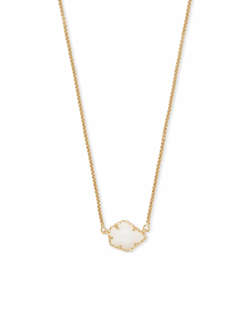 Tess Gold Pendant Necklace In White Pearl | Kendra Scott | Kendra Scott