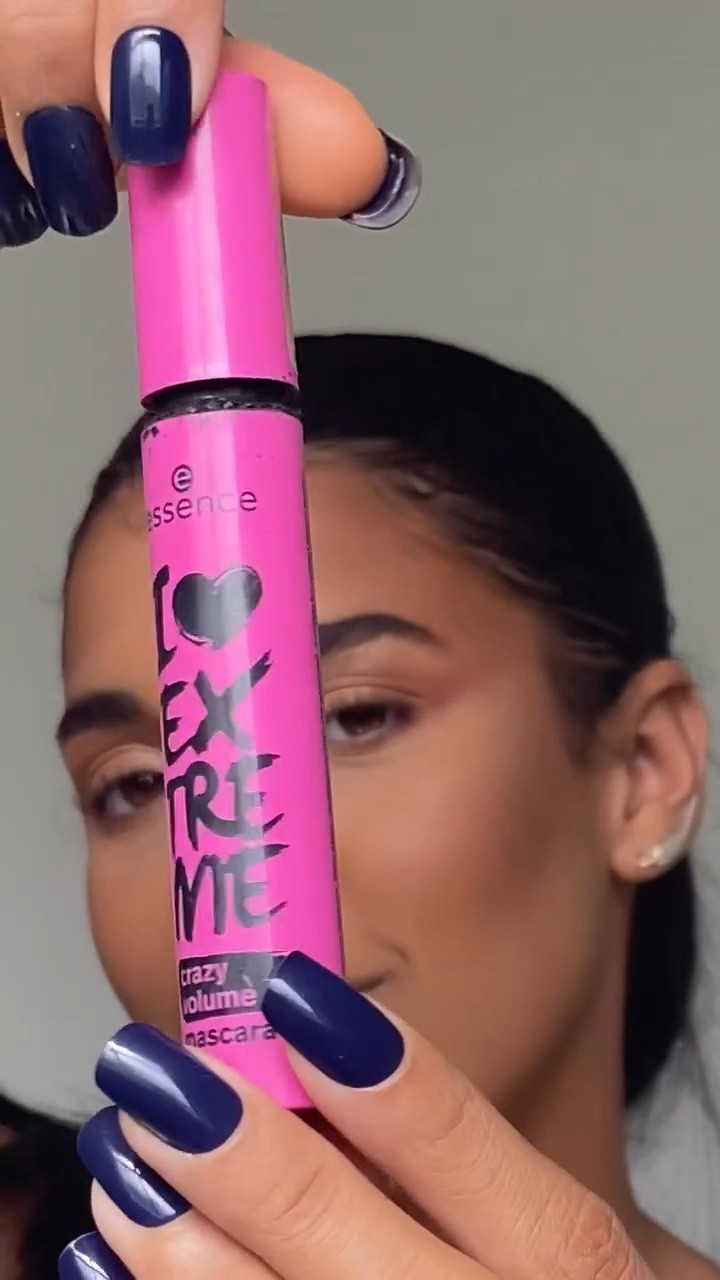 Ilove extreme crazy volume
Já usaram essa máscara de cílios que viralizou na rede vizinha? #essence.cosmetics.brasil

#ltkconbr2023 #mascaradecilios #makeup

#LTKU #LTKbeauty #LTKbrasil