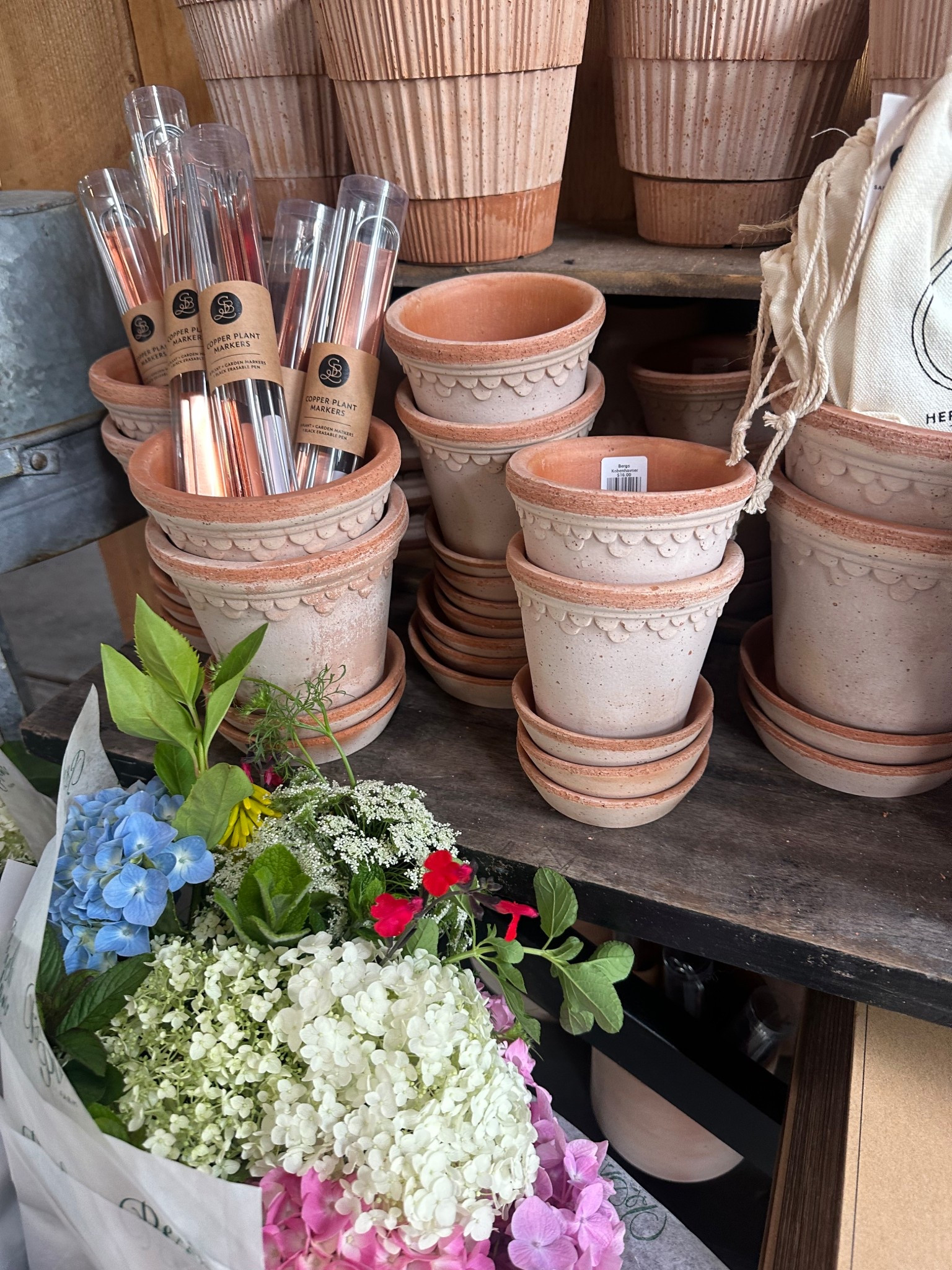 Bergs pots are on sale! I have the size Small on my countertop with herbs 🌱 These would make a great hostess gift for someone who loves to cook! 