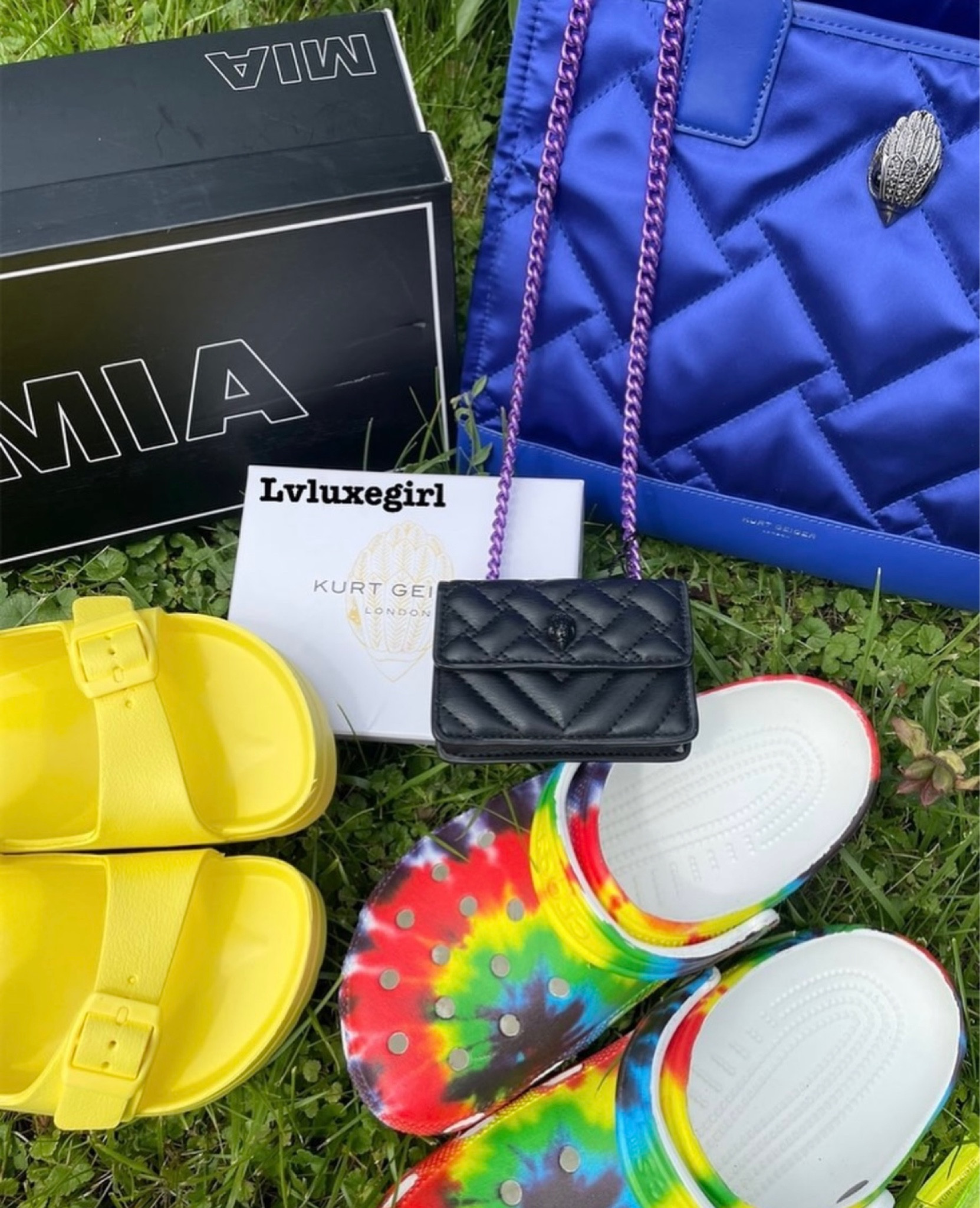 #kurtgeigerlondon
#kurtgeigermicro
#kurtgeigerkensington
#kurtgeigerbag
#crocs #birkis #miashoes #slides

#LTKsalealert #LTKFind #LTKitbag