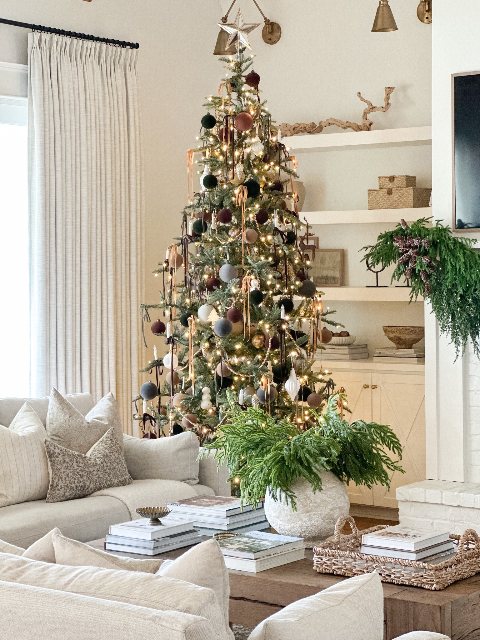 🌲 9ft King Noble Fir Christmas Tree 🌲

I used the most beautiful velvet ornaments from amazon! The quality and the ribbon used are both gorgeous!

#christmas #christmastree #ornaments #christmasornaments #christmasdecor #kingofchristmas #kingnoblefir 

#LTKHoliday #LTKHome #LTKSeasonal