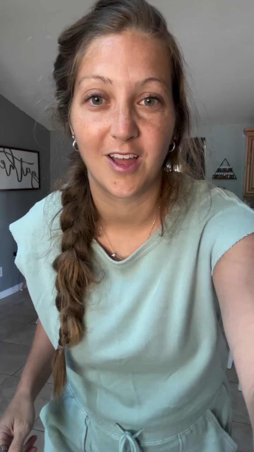 Got a little clothing haul from @thecopperpetaltn and I’m obsessed. I got my true to size medium in both outfits and a 9 in shoes and it all fits so well. 

Fun fact: this boutique is in my husbands hometown + they do new drops every week. Their stuff is so adorable and you can use the code Hilary20 for some $$ off!