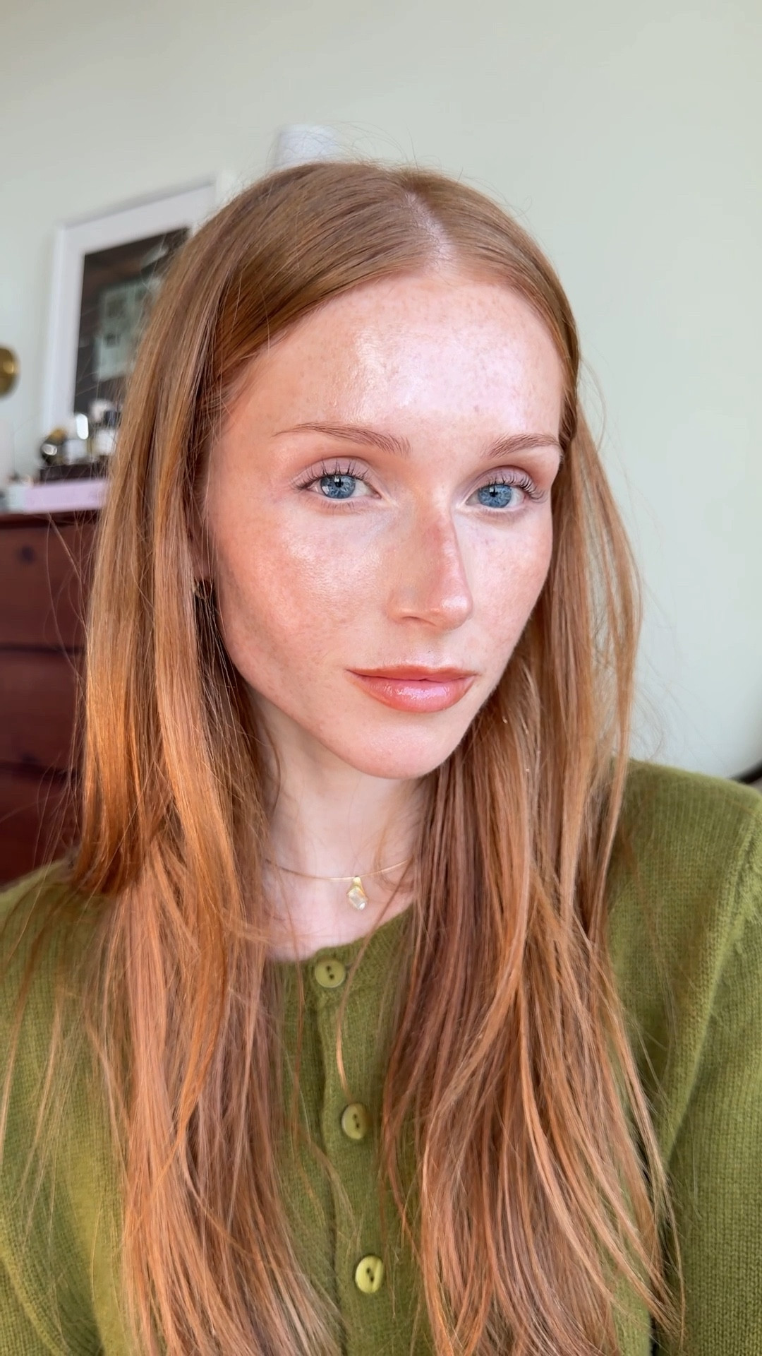 glowy no makeup makeup routine 🤎
shades:
@patricktabeauty concealer shade LN1
@westmanatelier contour shade au lait
@loreal lumi glotion shade light
@elf shade spill the tea 
@fentybeauty lip oil shade fussy 