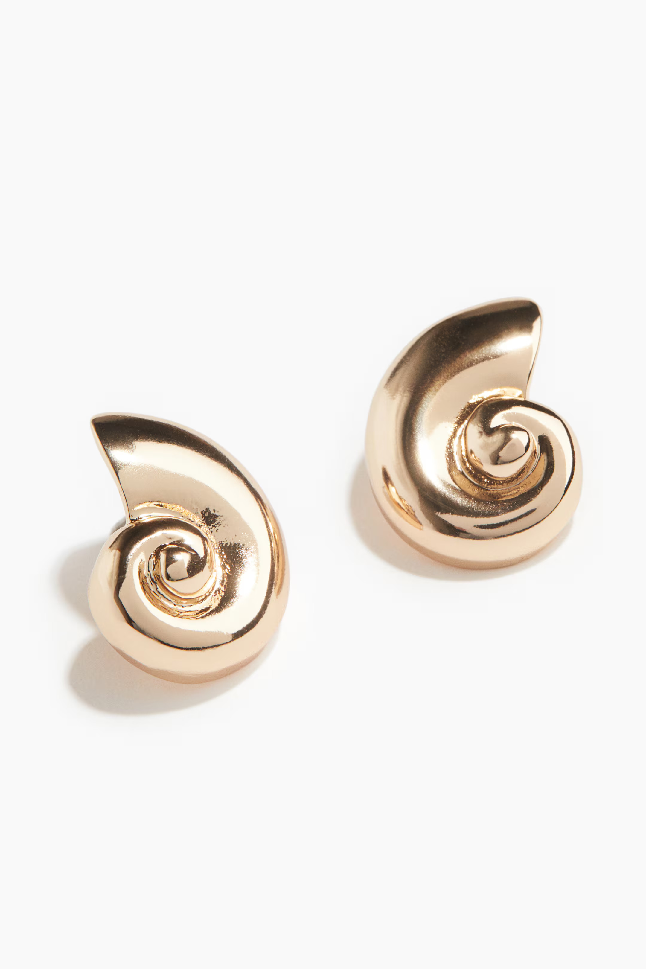 Seashell-Shaped Earrings | H&M (US + CA)