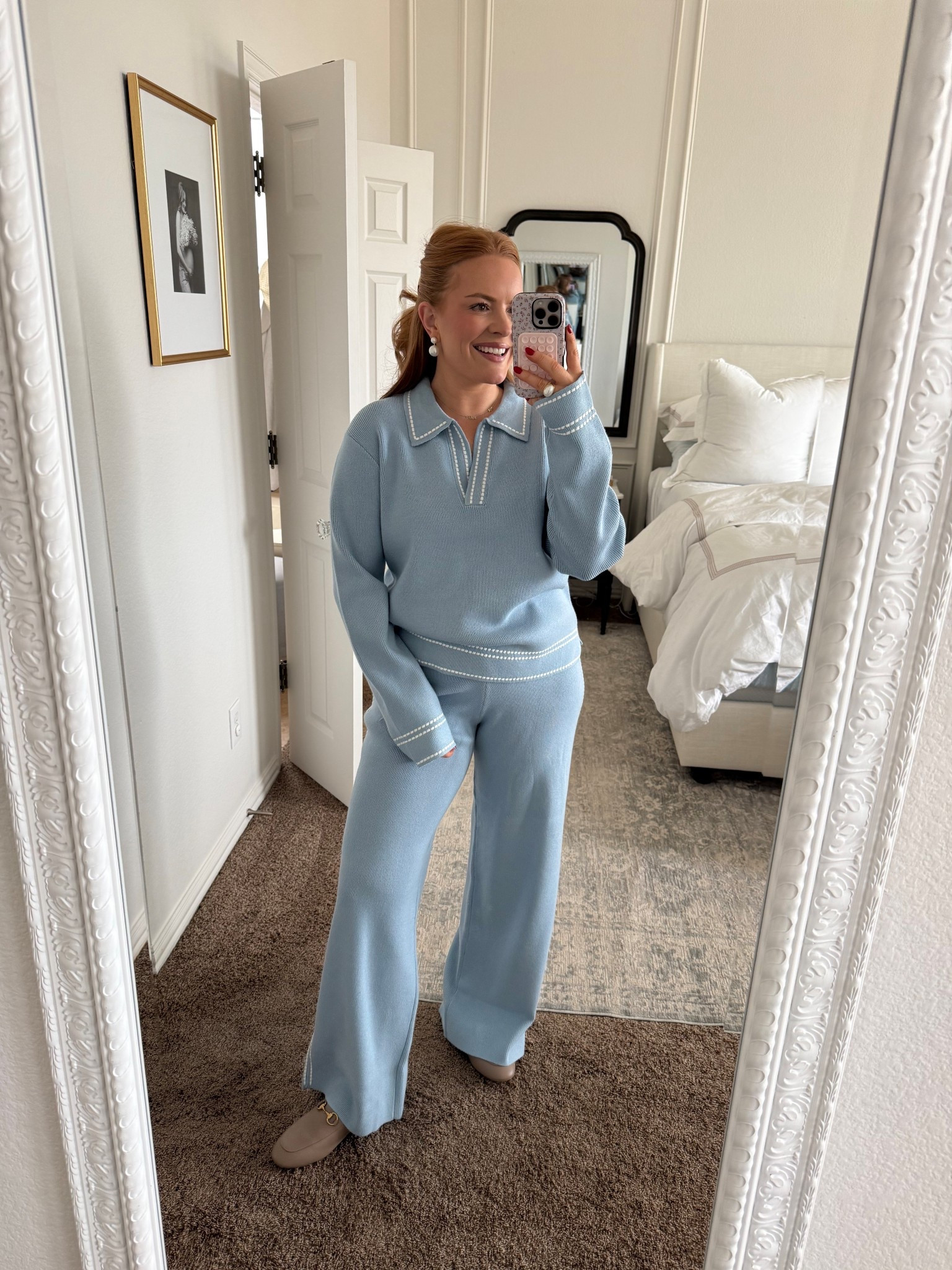 Today’s comfy lounge set to work from home! Looks polished on camera but comfy to sit in all day long! I got a medium in the top and bottoms! The bottoms have a stretchy band!

#LTKootd #LTKWorkwear #LTKmomlife