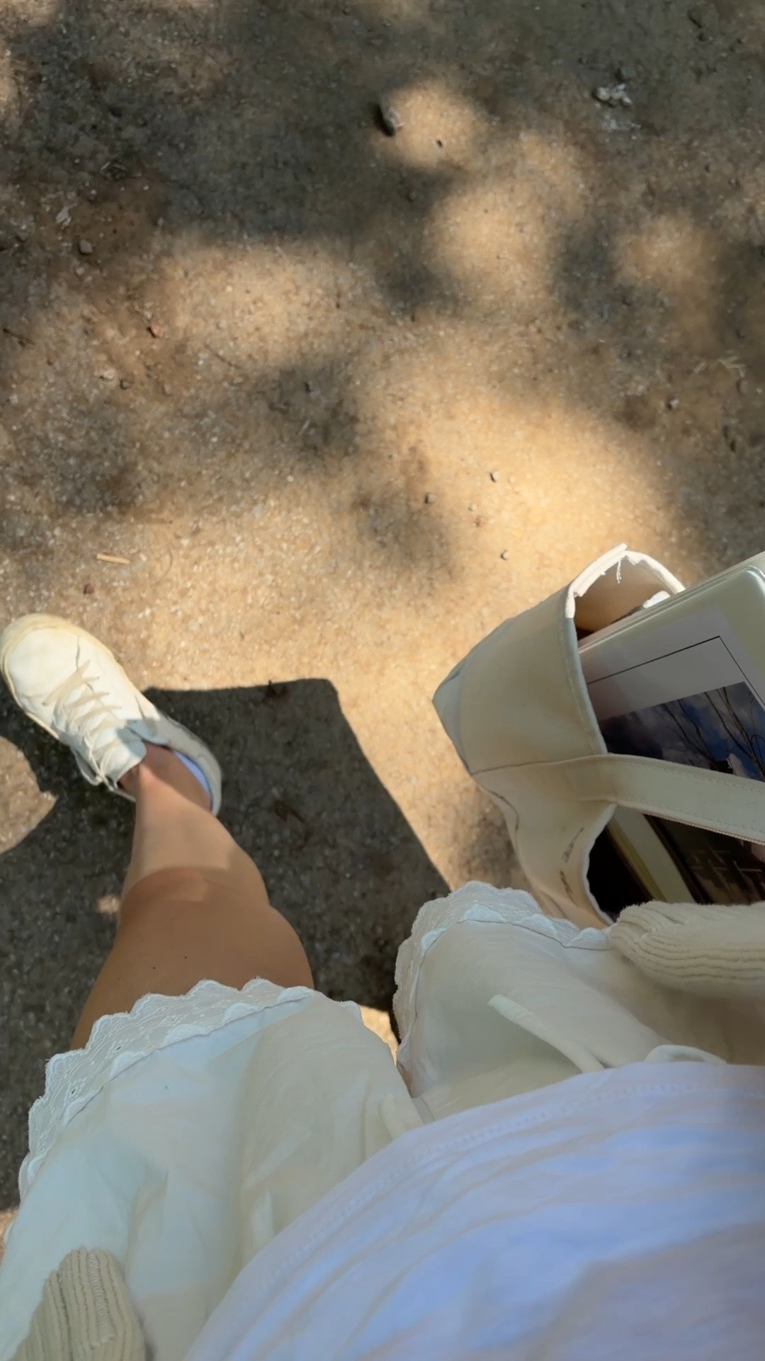 Love a simple set of white shorts for a chic look when it suddenly gets hot