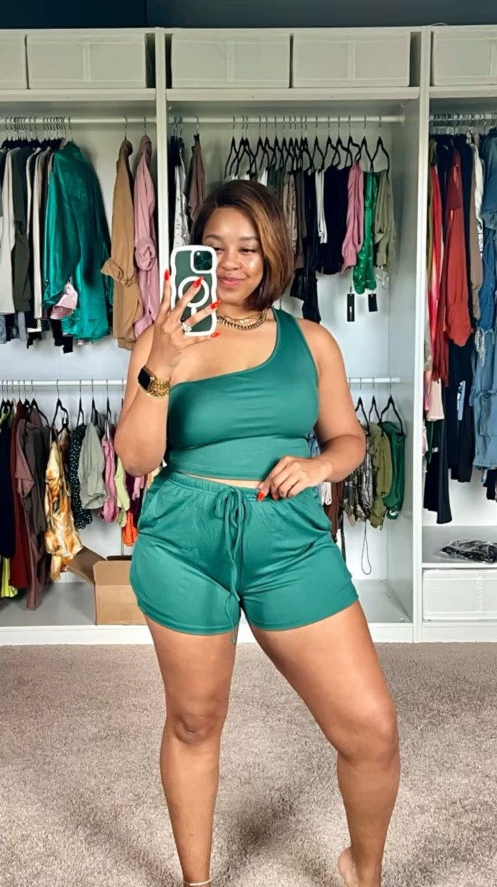 The perfect WFH lounge set and it comes with FOUR pieces 🤯 #amazonfashion

#LTKFindsUnder50 #LTKActive #LTKMidsize