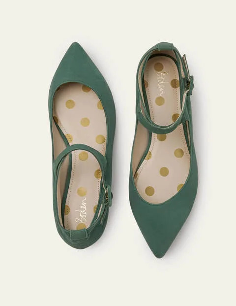 Flora Flats | Boden (UK & IE)