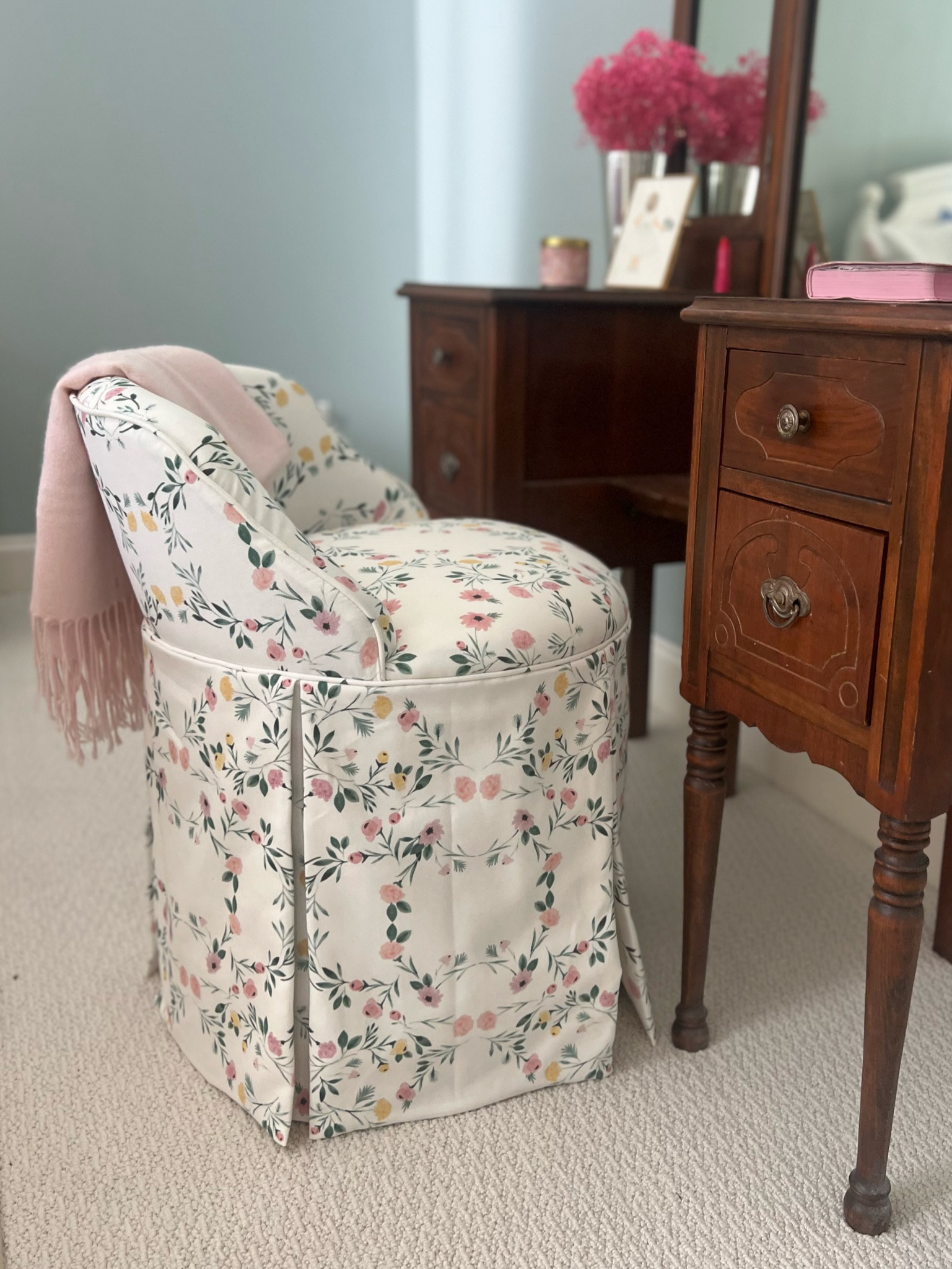 The BEST little vanity chair ever! 

#LTKGiftGuide #LTKhome #LTKfamily